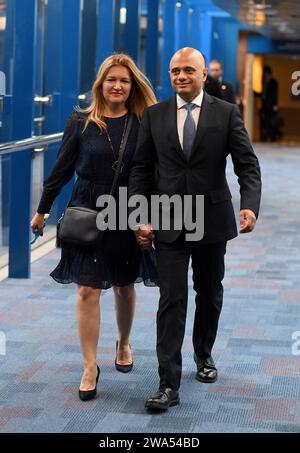 Image ©Lizenzierung an Parsons Media. 03/10/2018. London, Vereinigtes Königreich. Sajid und seine Frau Laura Javid auf der Konservativen Partei-Konferenz in Birmingham 2018. Foto von Andrew Parsons / Parsons Media Stockfoto