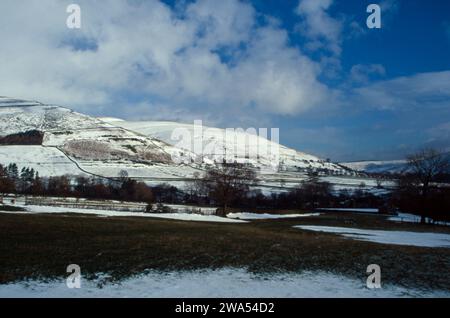 Wintertag Grindslow Knoll am südlichen Rand des Kinder Scout Edale Derbyshire England Stockfoto