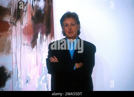 Paul McCartney, britischer Sänger, Komponist und Maler, eröffnet eine Ausstellung seiner Bilder in Siegen, Deutschland 1999. Stockfoto