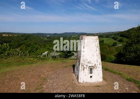 Trig Point auf Chase End Hill, Herefordshire, dem Beginn der Malvern Hills. - 21. Mai 2023 Foto von Andrew Higgins/Thousand Word Media Ltd Stockfoto