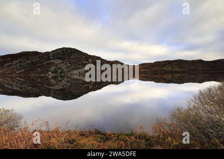Blick auf Loch Dubhaird Mor oder Loch Duart, Scottish Highlands, Großbritannien Stockfoto