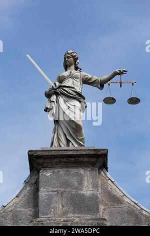 Irland, Dublin, Statue der Justizdame auf Dublin Castle. Stockfoto