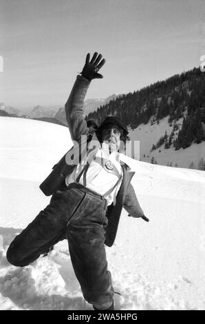 Alpenglüh’n im Dirndlrock, Softsexfilmkomödie, Deutschland 1974, Regie: Siggi Götz (alias Sigi Rothemund), Darsteller: Gerry Thiele (?) Stockfoto