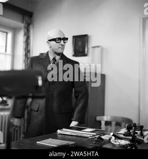 Alpenglüh’n im Dirndlrock, Softsexfilmkomödie, Deutschland 1974, Regie: Siggi Götz (alias Sigi Rothemund), Darsteller: Jürgen Feindt Stockfoto