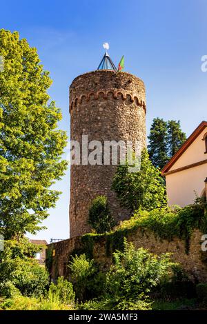 Stadtturm mit Altstadtbefestigung in Lindenfels bei Heidelberg im Odenwald Stockfoto