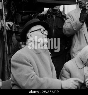 Der Teufel und die Zehn Gebote, alias Le Diable et les Dix commandements, Episodenfilm, Frankreich 1962, Regisseur Julien Duvivier am Set Stockfoto