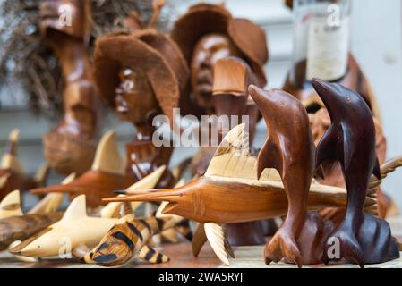 Auf der Insel New Providence, den Bahamas, verkaufte hölzerne Straßenhandwerke. Stockfoto