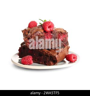 Teller mit Himbeer-Schokoladen-Brownie auf weißem Hintergrund Stockfoto