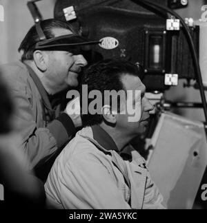 Wartezimmer zum Jenseits, Kriminalfilm nach dem Roman 'Mission to Siena' von James Hadley Chase, Deutschland 1964, Regisseur Alfred Vohrer (rechts) Stockfoto