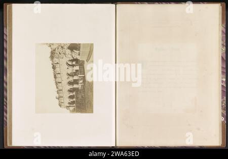 Blick auf die Ruine von Builwas Abbey, William Bryans, ca. 1850 - in oder vor 1858 Foto Buildwas Abbey fotografische Unterstützung Albumendruck Abbey, Kloster, Kloster  römisch-katholische Kirche. Ruine der Kirche, des Klosters usw. Tor, Eingang Buildwas Abbey Stockfoto