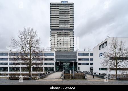 Bonn, Deutschland - 23. Dezember 2023 : Blick auf das Gebäude der Deutschen Welle, des deutschen öffentlich-rechtlichen Rundfunks in Bonn Stockfoto