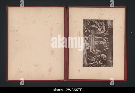 Reproduktion eines Entwurfs des Todes von Ananias von Rafaël, Charles Thurston Thompson, nach Rafaël, um 1880 - in oder vor 1885 photomechanischen Druck dieser Druck ist Teil des Covers mit 9 Zeitschriften. Paper Ananias, von Peter gewürdigt, fällt und stirbt zwischen seinen Geschenken Stockfoto