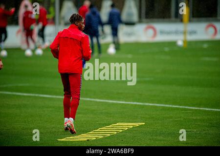 KÖLN - 2. JANUAR 2024: JUSTIN DIEHL, Praxis des 1. FC Köln in Geissbockheim - Clubhaus des 1. FC Köln in Geissbockheim - Clubhaus des 1. Stockfoto