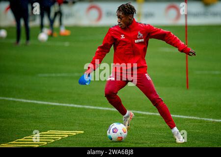 KÖLN - 2. JANUAR 2024: JUSTIN DIEHL, Praxis des 1. FC Köln in Geissbockheim - Clubhaus des 1. FC Köln in Geissbockheim - Clubhaus des 1. Stockfoto
