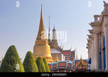 Der Grand Palace ist ein Komplex von Gebäuden im Herzen von Bangkok, Thailand. Der Palast hat die offizielle Residenz der Könige von Siam (lat. Stockfoto