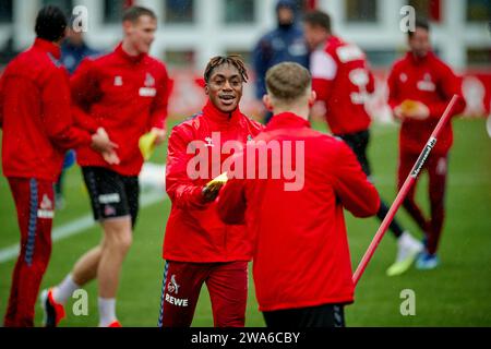 KÖLN - 2. JANUAR 2024: JUSTIN DIEHL, Praxis des 1. FC Köln in Geissbockheim - Clubhaus des 1. FC Köln in Geissbockheim - Clubhaus des 1. Stockfoto