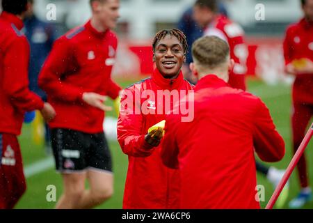 KÖLN - 2. JANUAR 2024: JUSTIN DIEHL, Praxis des 1. FC Köln in Geissbockheim - Clubhaus des 1. FC Köln in Geissbockheim - Clubhaus des 1. Stockfoto