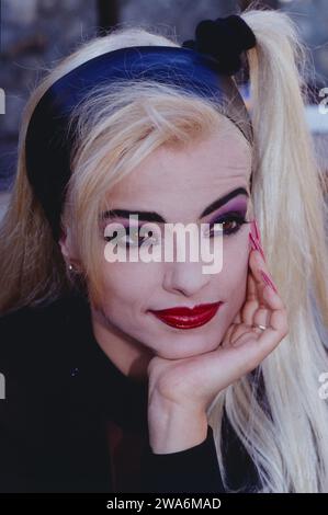 Nina Hagen, deutsche Sängerin, Liedermacherin, alias, Godmother of Punk, Hochformat, 1991. Nina Hagen, deutsche Singer-Songwriterin, auch bekannt als Punk-Godmother, Porträt, 1991. Stockfoto