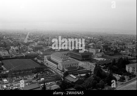 Blick über den Campus der Universität von Kalifornien in berkeley vom Glockenturm, eigentlich Sather Tower, aus, 1962. Blick auf den Campus der University of California in Berkeley vom Campaniel, eigentlich Sather Tower, 1962. Stockfoto