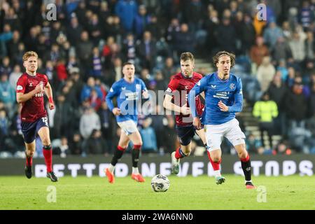 Glasgow, Schottland, Großbritannien. Januar 24. Glasgow, Großbritannien. Im ersten Spiel des neuen Jahres spielten die Rangers Kilmarnock im Ibrox Stadium in Glasgow, Schottland, Großbritannien in der schottischen Premiership. Das Datum ist bedeutend, weil es der 53. Jahrestag der "Ibrox-Katastrophe" ist, als 66 Menschen ihr Leben verloren und mehr als 200 verletzt wurden, während der schlimmsten Fußballkatastrophe in Großbritannien zu dieser Zeit. Beide Teams und Unterstützer zollten der Katastrophe Tribut. Quelle: Findlay/Alamy Live News Stockfoto