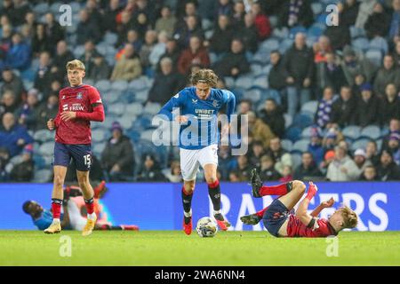 Glasgow, Schottland, Großbritannien. Januar 24. Glasgow, Großbritannien. Im ersten Spiel des neuen Jahres spielten die Rangers Kilmarnock im Ibrox Stadium in Glasgow, Schottland, Großbritannien in der schottischen Premiership. Das Datum ist bedeutend, weil es der 53. Jahrestag der "Ibrox-Katastrophe" ist, als 66 Menschen ihr Leben verloren und mehr als 200 verletzt wurden, während der schlimmsten Fußballkatastrophe in Großbritannien zu dieser Zeit. Beide Teams und Unterstützer zollten der Katastrophe Tribut. Quelle: Findlay/Alamy Live News Stockfoto