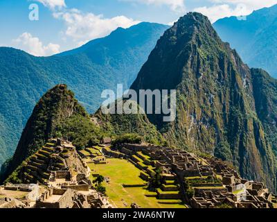 Panoramablick auf die verlorene inka-Stadt Machu Picchu, mit Ruinen der Altstadt, Sacreda-Tal der Inkas, Region Cusco, Peru Stockfoto