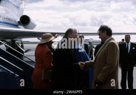 Kopenhagen/Dänemark/   HMQueen Margrethe II. Und Prinz Hnerik von Dänemark und andere Familienmitglieder begrüßen Belgien König Albert und Königin Poala von Belgien bei ihrem offiziellen Staatsbesuch in Dänemark, Begrüßung auf dem Kopenhagener Flughafen in Kastrup Stockfoto