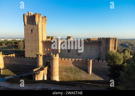 Aus der Vogelperspektive auf das mittelalterliche Schloss La Mota in Medina del Campo, Valladolid, Castilla y Leon, Spanien. Hochwertige Fotografie Stockfoto