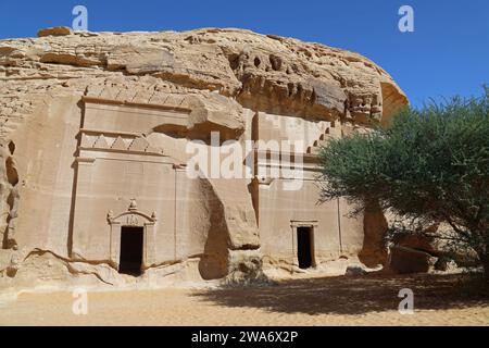 Nabatäische Grabkammern in Hegra in der Arabischen Wüste Stockfoto