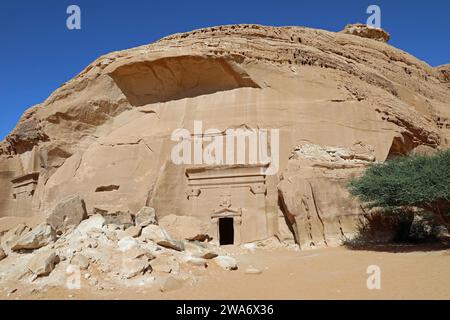 Nabatäische Grabkammer in Hegra in der Arabischen Wüste Stockfoto