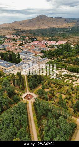 Drohnenfoto Königlicher Palast von La Granja de San Ildefonso, Palacio Real de La Granja de San Ildefonso Segovia Spanien Europa Stockfoto