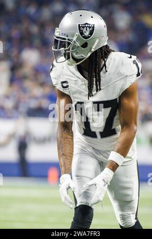 Indianapolis, Indiana, USA. Dezember 2023 31. Davante Adams (17), der Spieler der Las Vegas Raiders im Lucas Oil Stadium in Indianapolis, Indiana, während der NFL-Action gegen die Indianapolis Colts. John Mersits/CSM/Alamy Live News Stockfoto