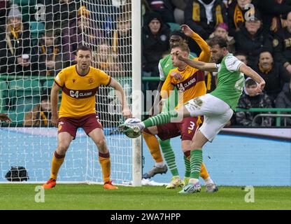 Edinburgh, Großbritannien. Januar 2024. Schottische Premiership - Hibernian FC gegen Motherwell FC 02/01/2024 Hibs' Stürmer Christian Doidge schießt als Hibernian gegen Motherwell in der Scottish Premiership im Easter Road Stadium, Edinburgh, UK Credit: Ian Jacobs/Alamy Live News Stockfoto