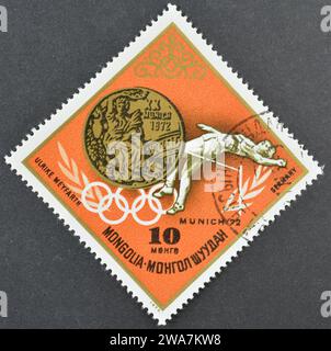 Gestempelte Briefmarke gedruckt von der Mongolei, die Meyfarth, Olympische Sommerspiele 1972 - München (Medaillen), um 1973 zeigt. Stockfoto