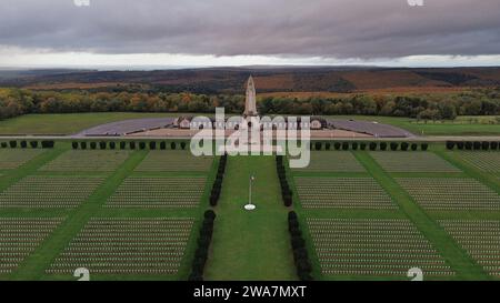 Drohnenfoto Douaumont Ossuary, Ossuaire de Douaumont Verdun Frankreich Europa Stockfoto