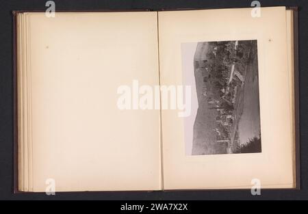 Gilt für Neuwied A Burg Altwood, Anonym, um 1881 - um 1891 fotomechanischer Druck Neuwiedmaker: Dresdner Papierkollotypenschloss. fluss Burg Altwoods Stockfoto