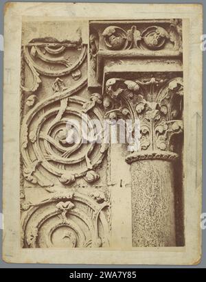 Hauptstadt der Kathedrale von Notre-Dame in Rouen, ca. 1875 - ca. 1900 Foto Rouen Karton. Fotografische Trägeralbumendruckskulptur (+ Relief  Skulptur). Hauptstadt ( Säule, Säule) Kathedrale Van Rouen Stockfoto