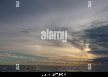 Sonnenuntergang über Madeira Beach in der Nähe von St. Petersburg, Florida, USA Stockfoto