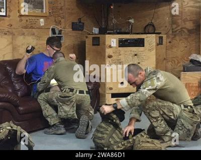 US-Streitkräfte. 170208N0901-001 (32673667361). Stockfoto