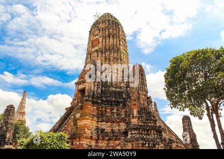 Das zentrale Prang im Wat Chaiwatthanaram. Ein buddhistischer Tempel am Westufer des Chao Phraya Flusses. Sie wurde 1630 vom König errichtet. Stockfoto