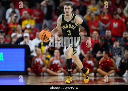 College Park, MD, USA. Januar 2024. Purdue Boilermakers Guards Braden Smith (3) dribbelt den Ball während des NCAA Basketballspiels zwischen den Purdue Boilermakers und den Maryland Terrapins im Xfinity Center in College Park, MD. Reggie Hildred/CSM/Alamy Live News Stockfoto