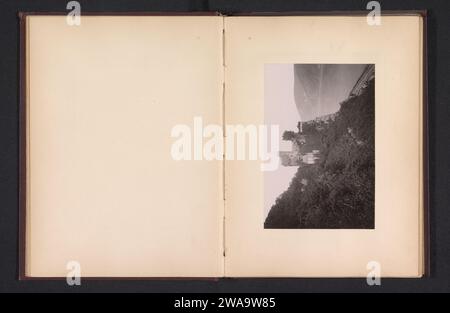 Blick auf Burg Rheinstein in Funninghausen, Anonym, um 1881 - um 1891 fotomechanische Druckschrift Funninghausenmaker: Dresdner Papierkollotypenschloss. Burg Rheinstein Stockfoto