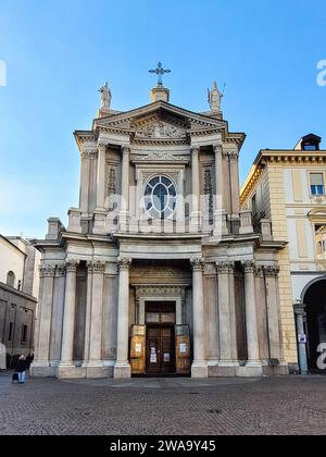 Turin, Italien. Dezember 2023. Die barocke Kirche San Carlo Borromeo in Turin, Italien am 23. Dezember 2023. Foto: Laurent Coust/ABACAPRESS.COM Credit: Abaca Press/Alamy Live News Stockfoto