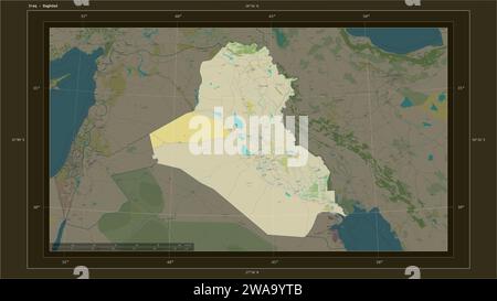 Der Irak wird auf einer topografischen Karte im humanitären OSM-Stil mit dem Hauptpunkt des Landes, kartographischem Raster, Entfernungsskala und Kartengrenze c hervorgehoben Stockfoto