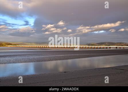 Arnside Railway Viadukt bei Ebbe. Stockfoto