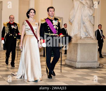 AKTE - Kronprinz Frederik und Kronprinzessin Mary auf Schloss Christiansborg, Kopenhagen, Dänemark, 28. März 2017. Staatsbesuch von König Philippe und Königin Mathilde. Die dänische Königin Margrethe gab in ihrer Neujahrsrede bekannt, dass sie am 14. Januar 2024 abdankt. Kronprinz Frederik wird ihren Platz einnehmen und König Frederik der 10. Von Dänemark werden. Stockfoto