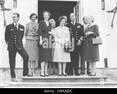 Königin Margrethe II. Von Dänemark. Englands Königin Elisabeth II. Mit ihrem Ehemann Prinz Philip, Herzog von Edinburgh, auf einem Staatsbesuch in Dänemark im Jahr 1979 und mit der dänischen Königin Margrethe und ihrem Ehemann Prinz Henrik und Königin Ingrid auf Schloss Fredenborg Stockfoto