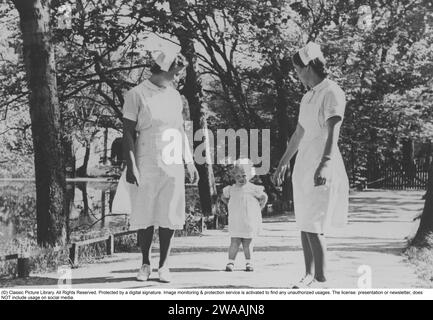 Königin Margrethe II. Von Dänemark. Foto: Allein mit zwei Kinderkrankenschwestern am 15. märz 1941. Stockfoto