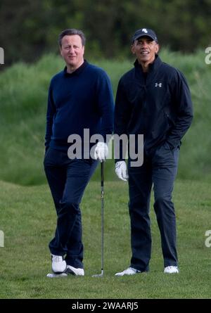 Image ©Lizenzierung an Parsons Media. 23/04/2016. London, Vereinigtes Königreich. David Cameron und Präsident Obama spielen Golf. . Die Präsidenten konvoieren, nachdem sie Golf gespielt haben David Cameron und Präsident Obama, der Golf spielt. Der britische Premierminister David Cameron spielt Golf gegen den Präsidenten der Vereinigten Staaten, Präsident Obama beim Golf im Grove Golf Club. Foto von Andrew Parsons / Parsons Media Stockfoto