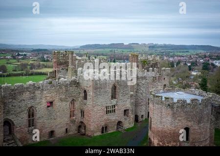 Ludlow Castle, eine Ruine mittelalterlicher Festung in der gleichnamigen Stadt in der englischen Grafschaft Shropshire, England, Großbritannien Stockfoto